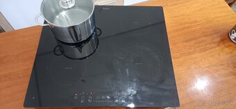 Predana indukcnu varnu dosku Whirlpool ACM822/NE - 18