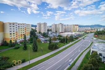 Priestranný 4-izbový byt v obľúbenej lokalite - 18