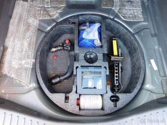 Ford C-max 2.0 TDCi,TITANIUM,pěkný,TAŽNÝ ZAŘÍZENÍ - 18