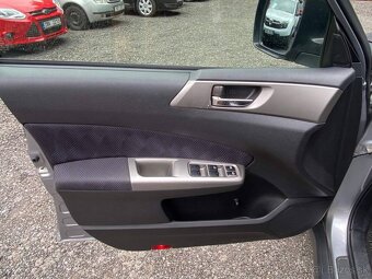 Subaru Forester 2.0i 110kW 4x4 automat klima tempomat 164tkm - 18