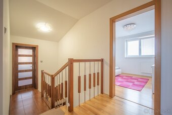PREDAJ 6 izbový dom 192 m2, pozemok 607 m2, Dunajská Lužná - 18