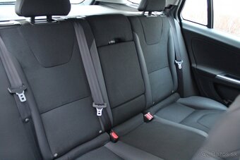 Volvo V60 2.0 D4 Kinetic - 18