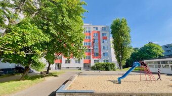 | priestranný 3 izb. byt, pokojné a pekné okolie, parkovanie - 18