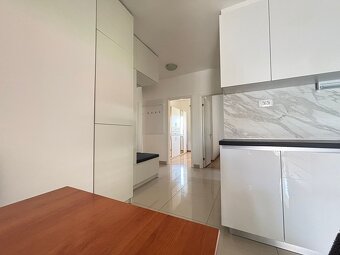 Zariadený 2,5 izbový apartmán s veľkou terasou / Chorvátsko - 18
