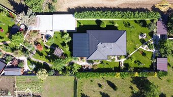 LUXUSNÝ MODERNÝ RODINNÝ DOM S DESIGNOVOU ZÁHRADOU - 18