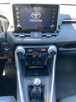 TOYOTA  RAV4  2,0  129kW - 18