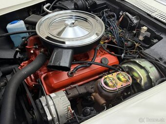 Chevrolet Corvette C3 Targa z roku 1972 - 18