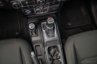 Jeep Wrangler 2.0 PHEV Sahara 4xe A/T, odpočet DPH - 18