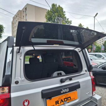 Jeep Commander 3.0 CRD V6 Overland A/T 4x4 - aj na splátky - 18