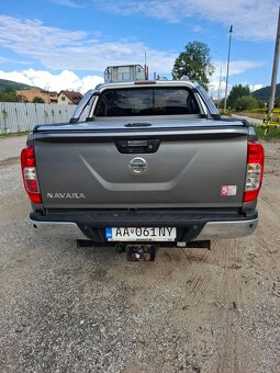 Nissan Navara NP300 Tekna Double Cab 2.3 dCi 190 7 A/T - - 18
