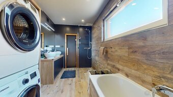 NADŠTANDARDNÝ RODINNÝ DOM - 18