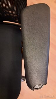 ergonomická kancelárska stolička VITRA Meda 2/XL - 18