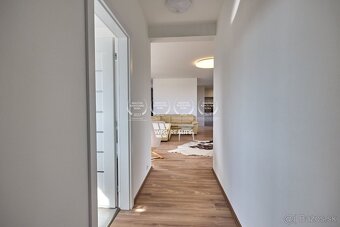 Na prenájom priestranný, zariadený 4-izbový byt s krásnym vý - 18