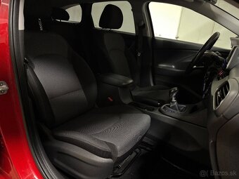 Hyundai i30 1,4 73kW benzín 87000km 2018 Led combi - 18