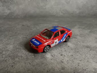 Bburago 1:43+1:32 - 18