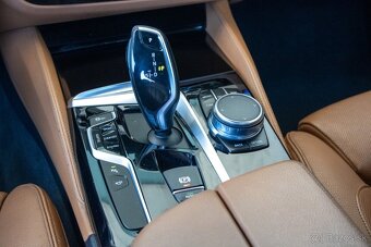 BMW Rad 5 M550i xDrive A/T - 18