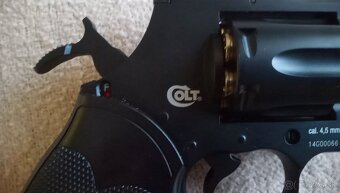 CO2 Revolver - 18