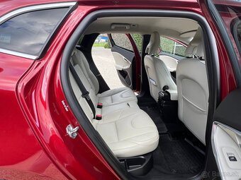 Volvo V40 D2 2.0L 120k Summum - 18