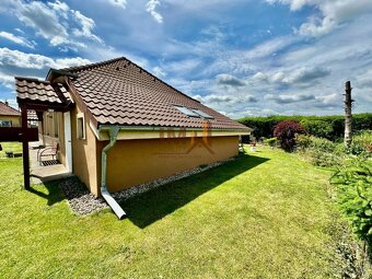 NA PREDAJ MODERNÝ ZREKONŠTRUOVANÝ 4i RODINNÝ DOM S GARÁŽOU - 18