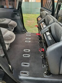 Predam ford galaxiy.1.9 tdi 85kw - 18