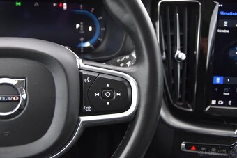 Volvo XC60 2.0 B4 mHEV Momentum A/T - 18