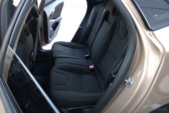 Volvo V40 D2 Powershift AT6 - 18