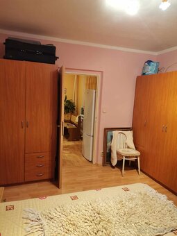 Veľký dvojizbový byt ihneď voľný - 18