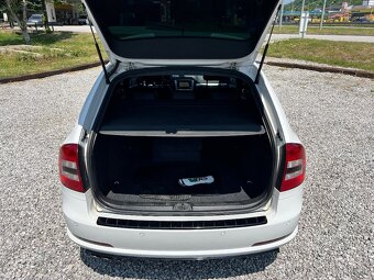 Škoda Octavia Combi 2.0 TDI CR DPF RS DSG - 18