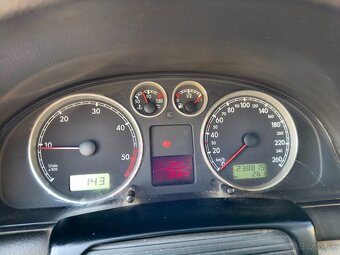 Volkswagen Passat 1.9 TDI Comfortline 4-Motion - 18