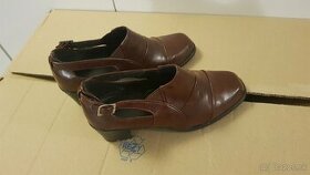 Adidas 35, Nike 36/37, 38, topanky 36 a 2x lodicky 37 - 18