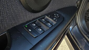BMW LCI e91 320d - 18