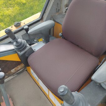 Pasovy bager Libra 125S - 18