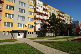 Veľký 4 izbový byt s balkónom - Na predaj - 18