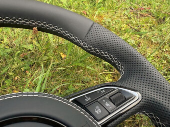 VYHRIEVANY AUDI VOLANT - ZREZANY - PERFOROVANA KOZA - 18