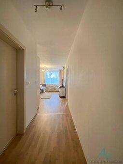 Bezbariérový,  2.izbový byt s predzáhradkou a garážovým stát - 18