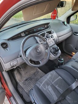 Renault Megane Scenik - 18