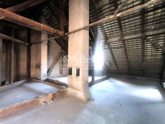 Polyfunkčná budova s veľkým využitím a parkovaním Centrum Tr - 18