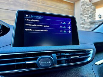 Peugeot 3008 1.2 PureTech Allure EAT6 - 18