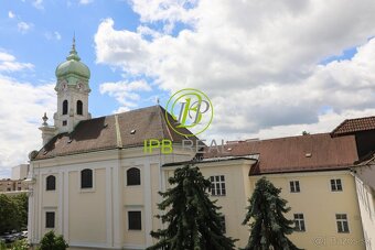 DVA VEĽKÉ BALKÓNY, TEHLA, VÝŤAH Veľký, slnečný, priestranný - 18