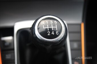 Volkswagen Passat Variant 1,6 TDi 77 kW - 18