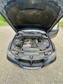 BMW e90 330i 2006 - 18