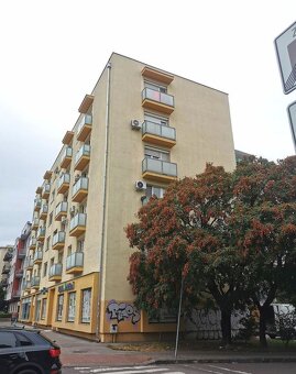 Na prenájom 2-izbový byt s balkónom a klimatizáciou na Záhra - 18