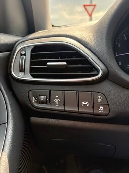 Hyundai i30 CW Kombi 1.4 T-GDi Family 7DCT - 18