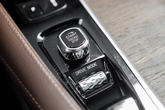 Volvo V90 Cross Country Pro B5 2.0d 173kW AT8 AWD 02/2021 - 18