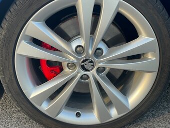 ŠKODA OCTAVIA 2 RS DSG 2,0 tdi 125 kw Race Blue WEBASTO - 18