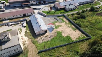 Perspektívna budova s pozemkom 2348m2, pri Hanušovciach nad  - 18