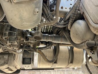 RENAULT PREMIUM DXI L R 450.26 T 6X4 - 18