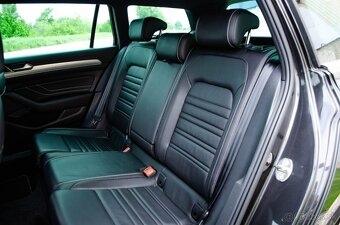 Volkswagen Passat Variant 2.0 TDI Elegance 4Motion DSG - 18