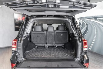 Toyota Land Cruiser 200 - 18