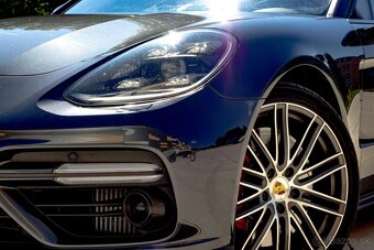 Porsche Panamera Turbo 4x4 A/T - 18